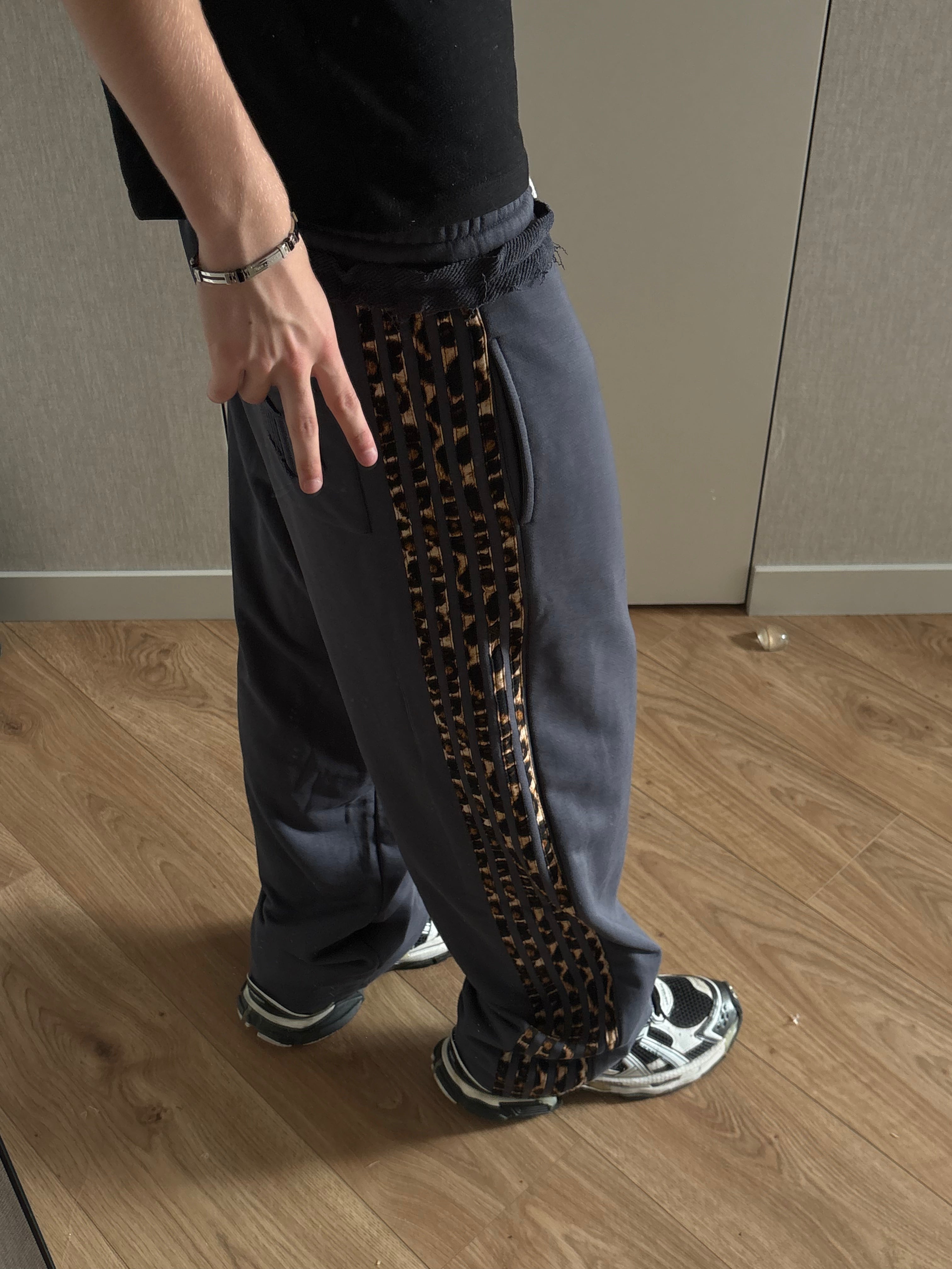 GLAMOUR TRACK PANTS GRAFFITI