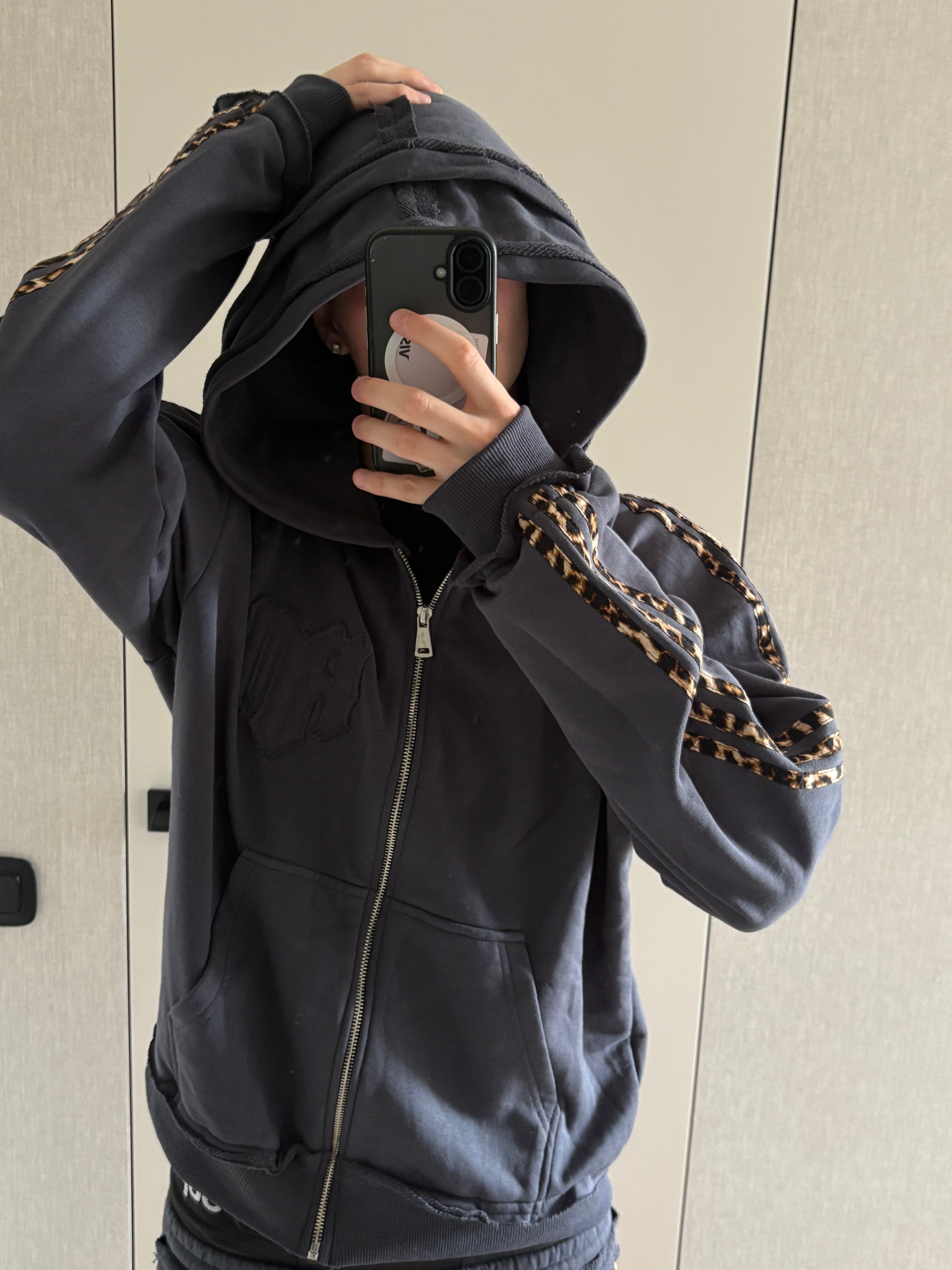GLAMOUR TRACK ZIP HOODIE GRAFFITI