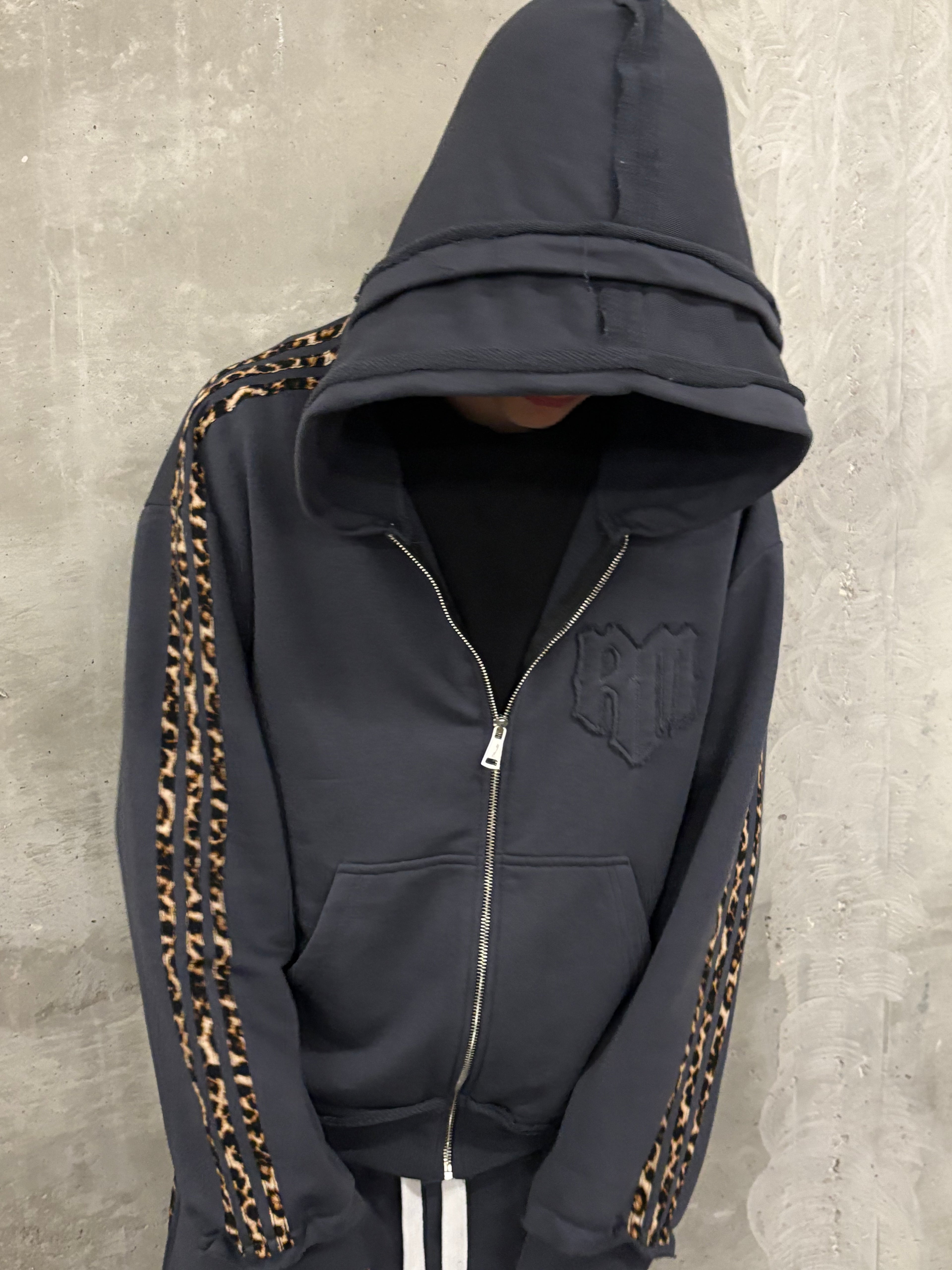 GLAMOUR TRACK ZIP HOODIE GRAFFITI