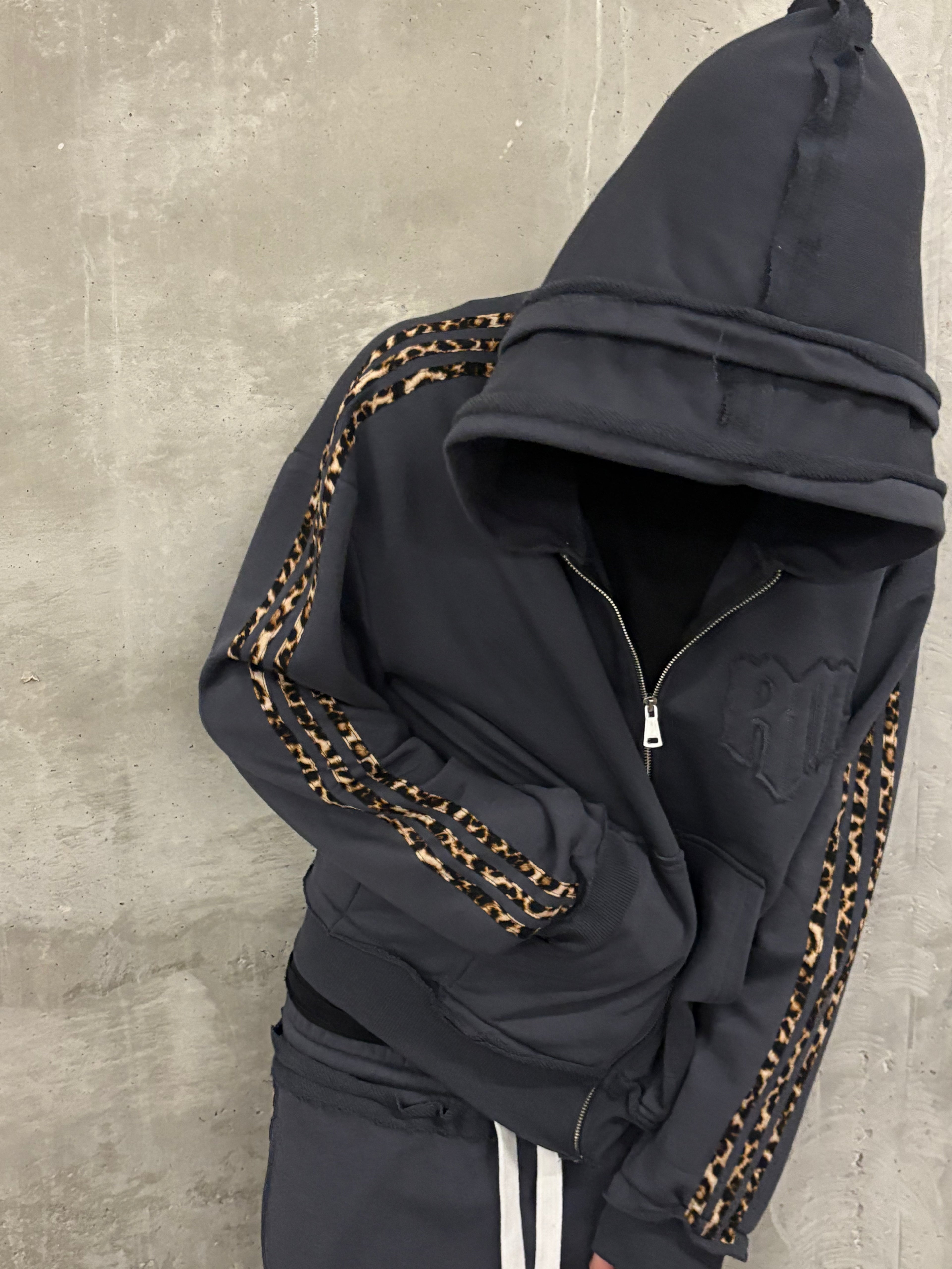 GLAMOUR TRACK ZIP HOODIE GRAFFITI