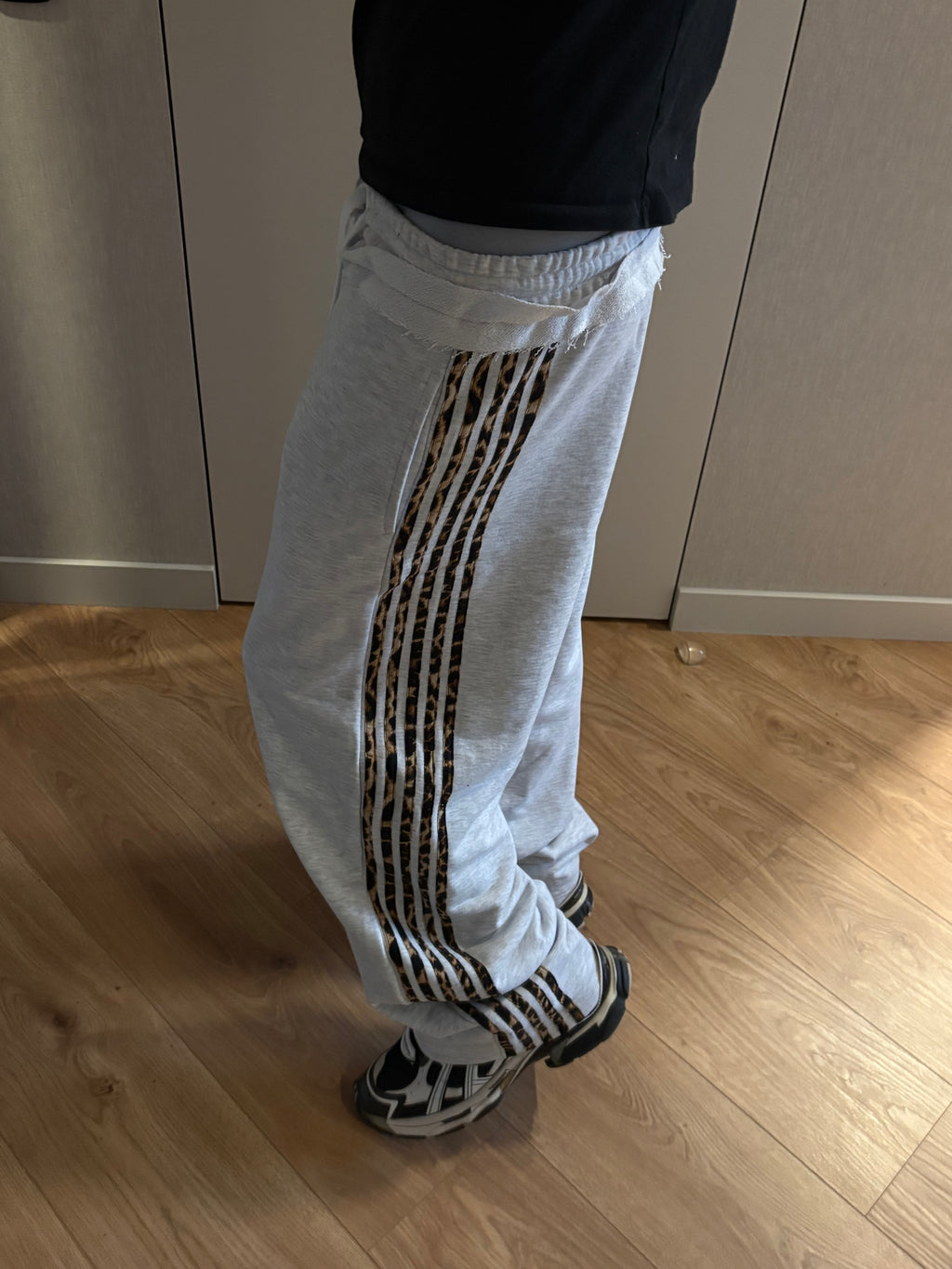UPDATED GLAMOUR PANTS GREY