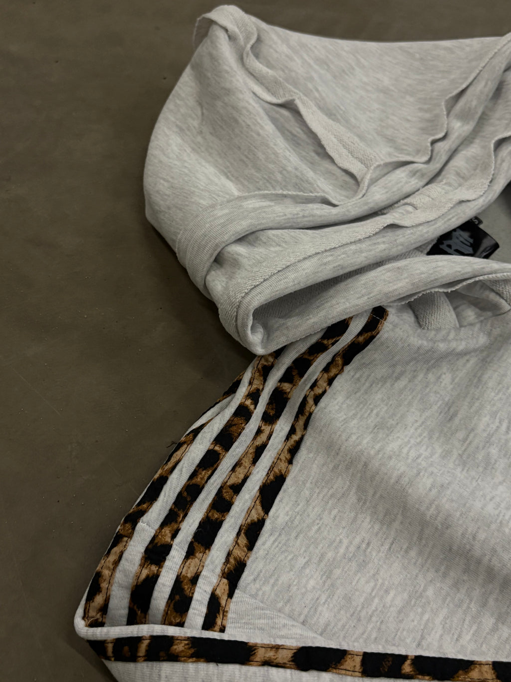 GLAMOUR ZIP HOODIE GREY