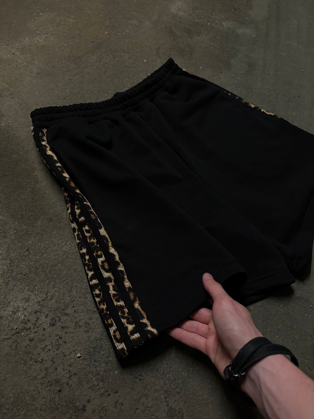 GLAMOUR TRACK SHORTS Короткі — Чорні