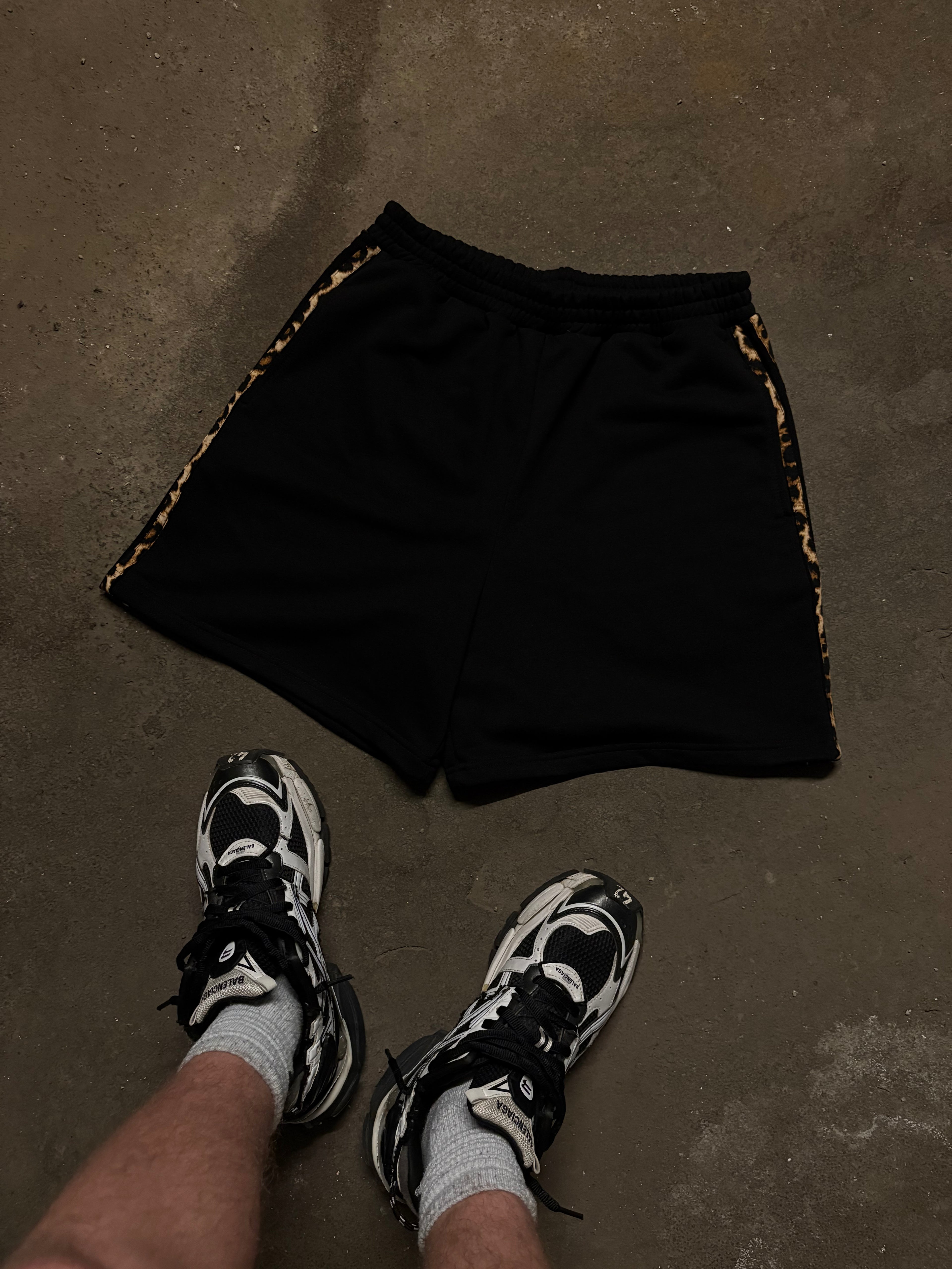 GLAMOUR TRACK SHORTS Короткі — Чорні
