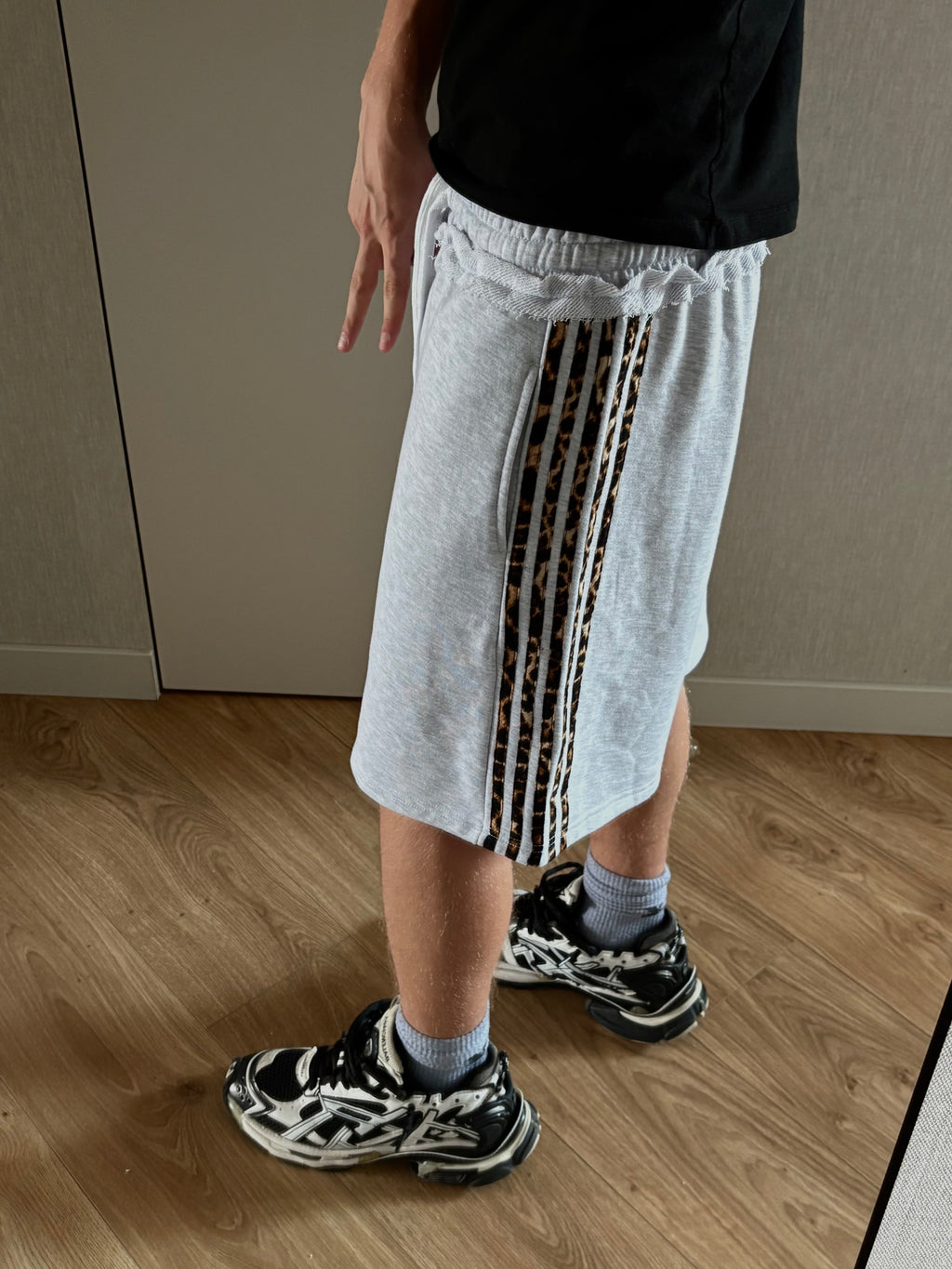 GLAMOUR TRACK SHORTS Довгі — Сірі