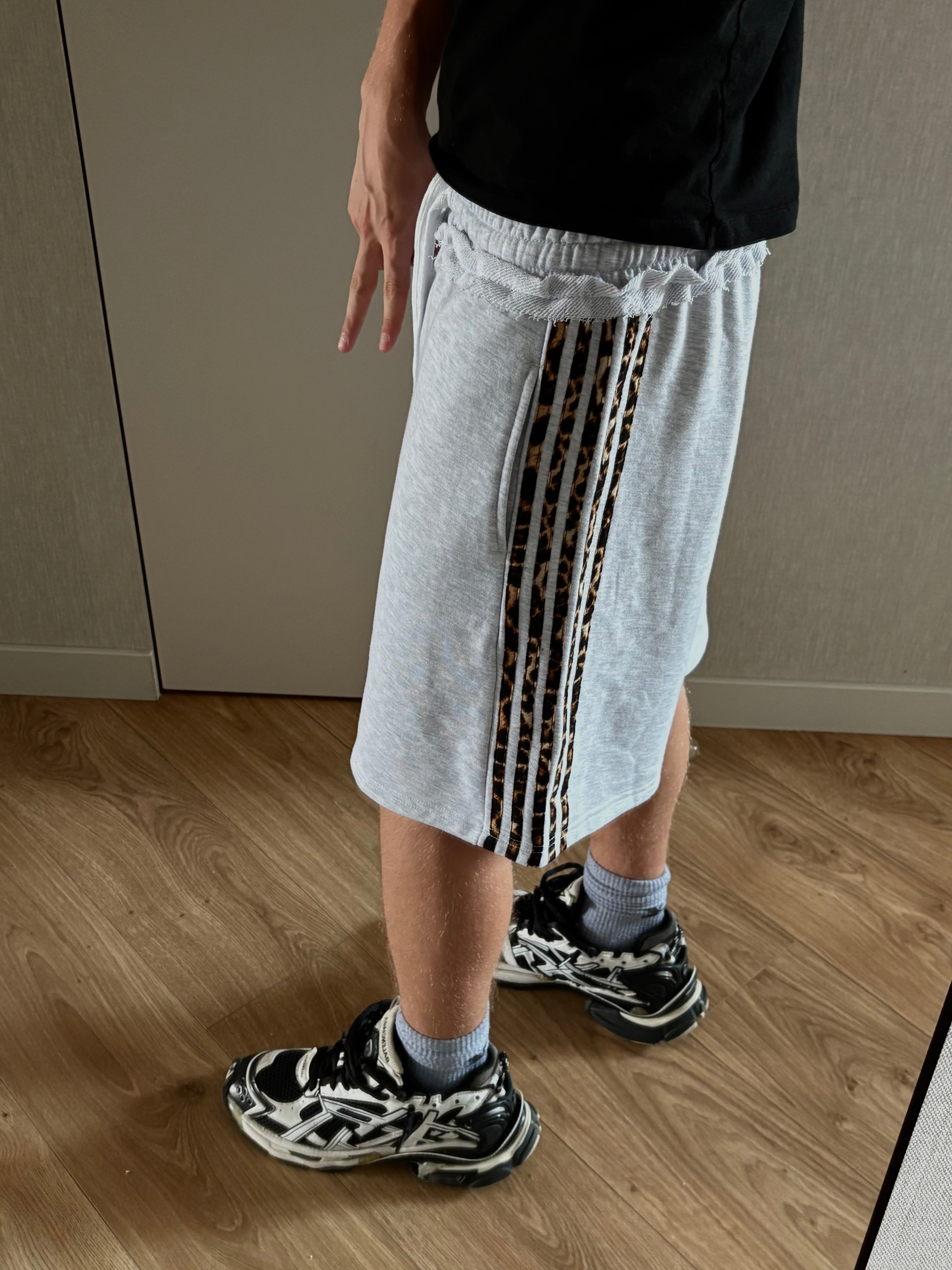 GLAMOUR TRACK SHORTS Довгі — Сірі