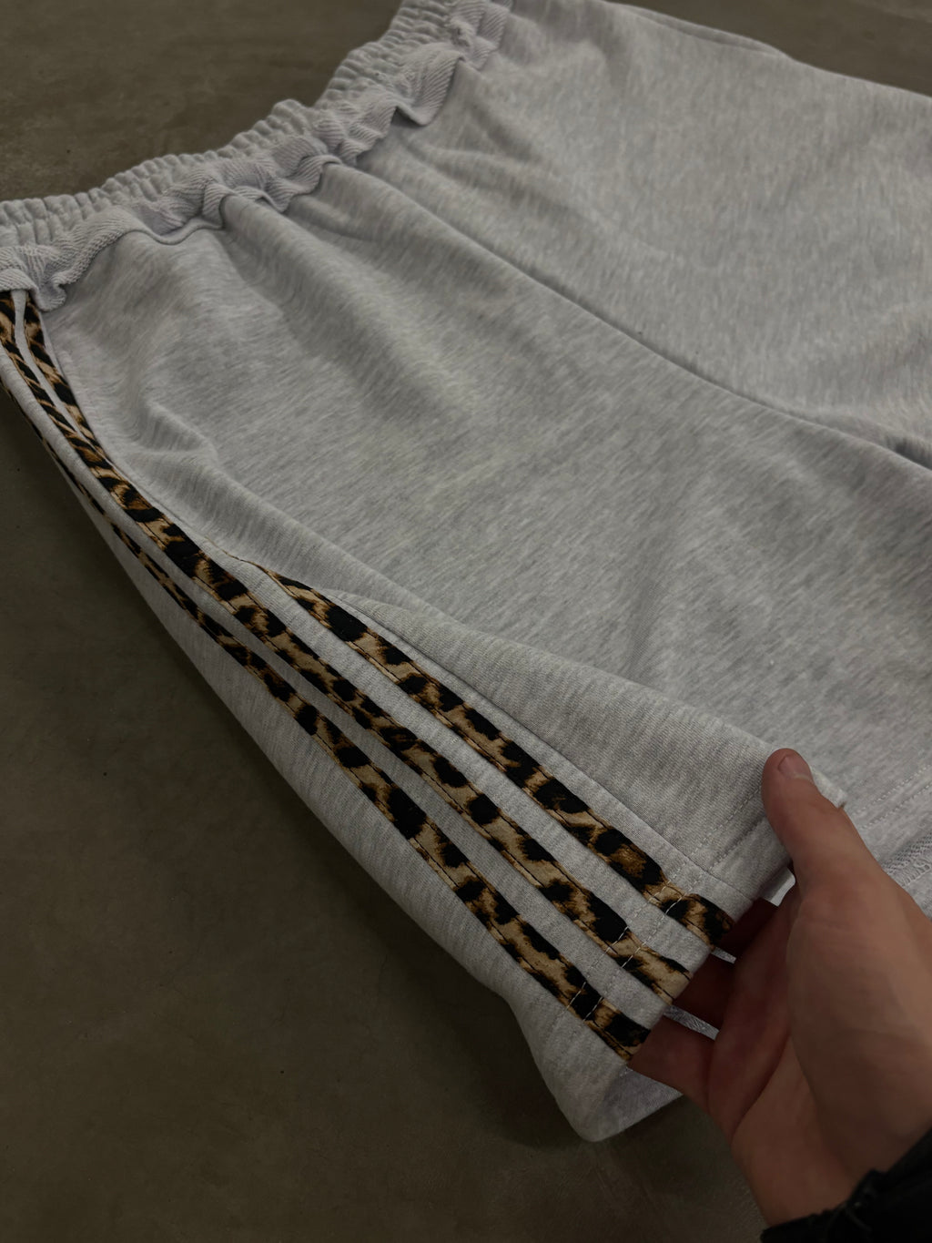 GLAMOUR TRACK SHORTS Короткі — Сірі